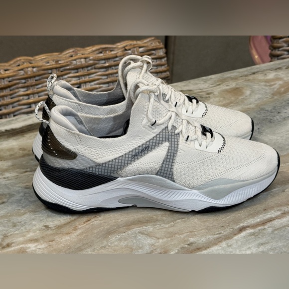 Women’s SKECHERS Sport Mira-Retro black & white sneakers- Size 8.5 - Picture 4 of 8